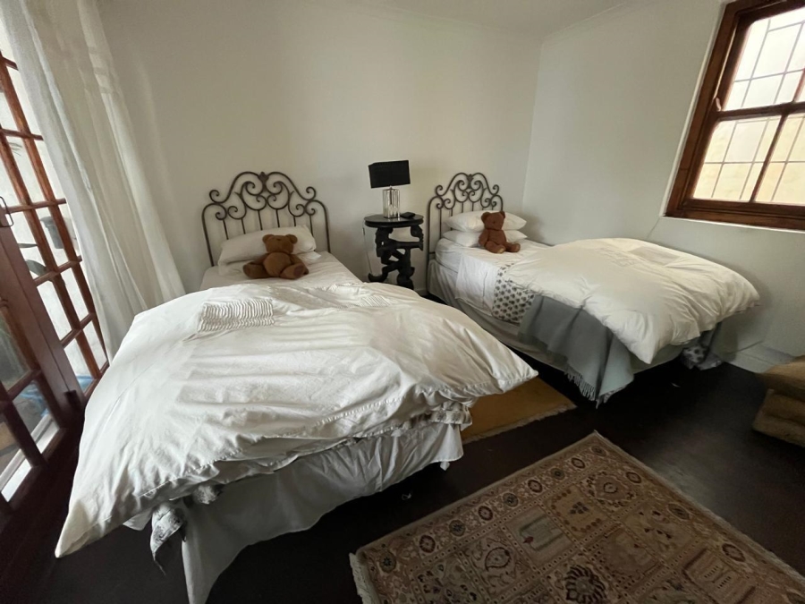 To Let 3 Bedroom Property for Rent in Wynberg Upper Western Cape